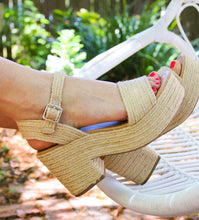 Load image into Gallery viewer, Bouquet Of Love Macrame Chunky Heel