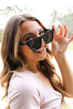 Load image into Gallery viewer, Hollywood Doll Sunnies in Black