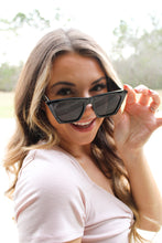 Load image into Gallery viewer, Hollywood Doll Sunnies in Black
