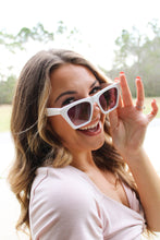 Load image into Gallery viewer, Hollywood Doll Sunnies in White